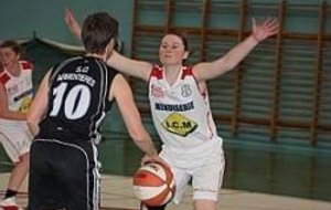 Les filles ont tenu une période face au leader